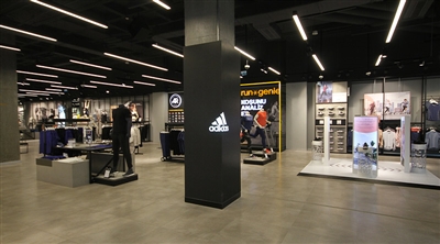 Adidas Shop Column Led Screen