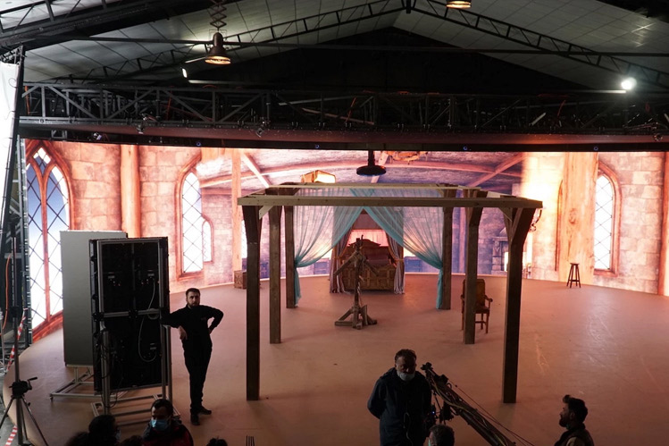 LEDECA screens were used in Turkey's first virtual cinema studio.