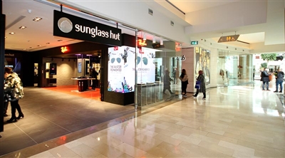 Istinye Park Mall Sunglass Hut Shop Corner Led Screen