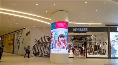 Piazza Mall Column Led Screen