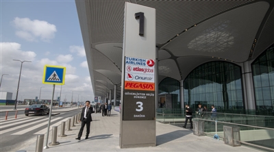 İstanbul Yeni Havalimanı Curbside Led Ekran Projesi