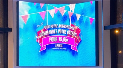Memphis Coffee gebogener LED-Display