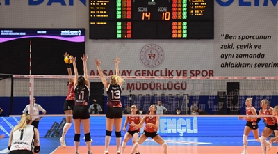 Voleybol Saha Kenarı Led Perimeter Ekran ve VAR Ekranı